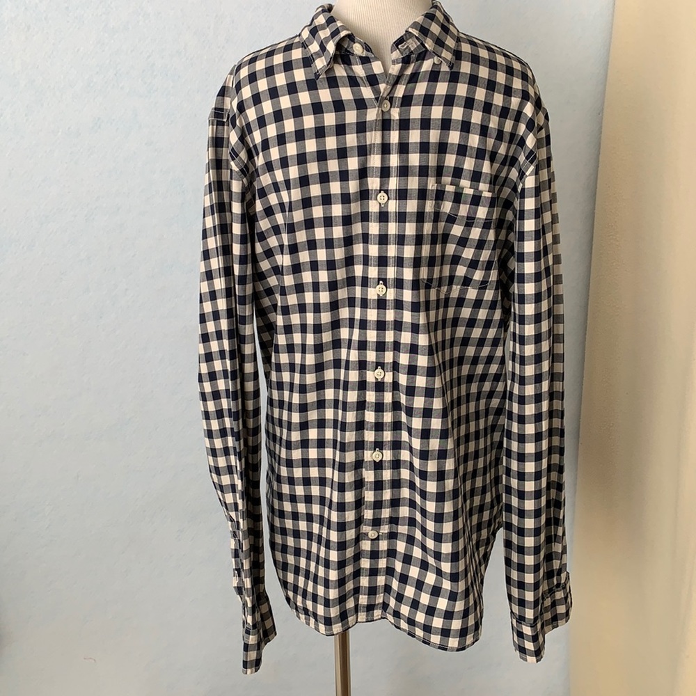 GAP Checkered Long Sleeve Button Down Casual Shirt